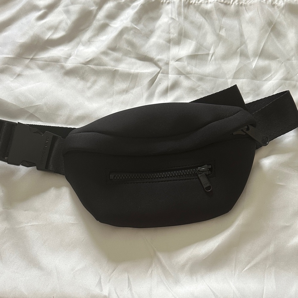 Dagne Dover Black Travel Belt Bag